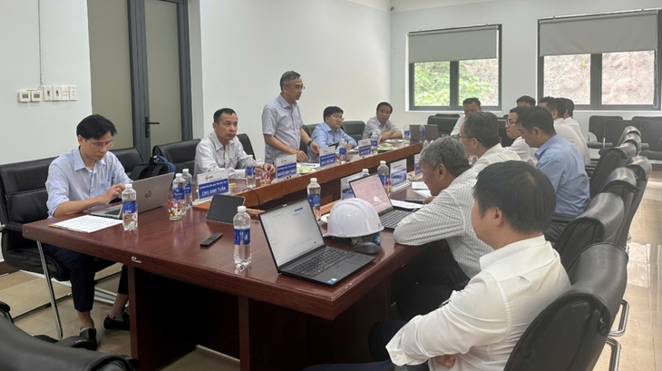 EVN kiểm tra an toàn và phòng chống thiên tai tại thủy điện A Vương - Ảnh 1.