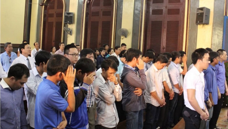 32 bị cáo trong đường dây bán thông tin thẻ tín dụng lãnh án - Ảnh 1.