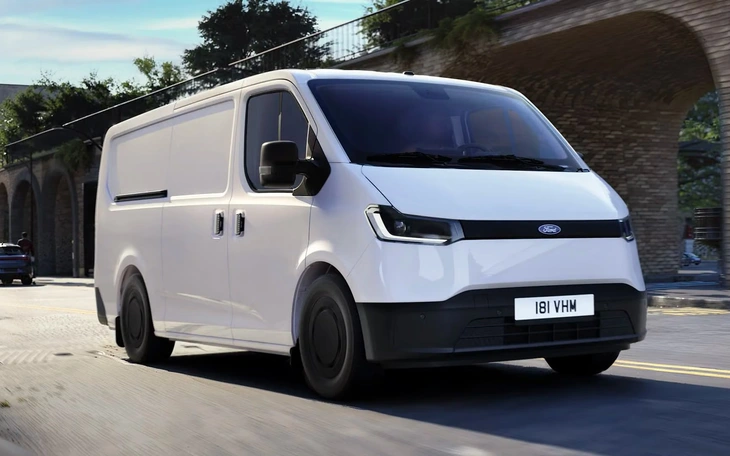 Xe điện 16 chỗ cạnh tranh Ford Transit ra mắt Việt Nam: Đi 450km/sạc, camera 360 độ, ga tự động - Ảnh 9.