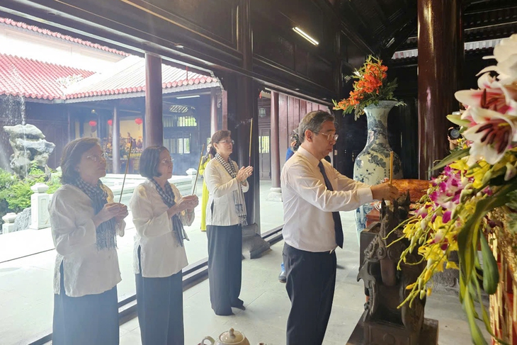 TP.HCM tổ chức lễ giỗ các anh hùng liệt sĩ, đồng bào yêu nước hy sinh ở Côn Đảo - Ảnh 1.