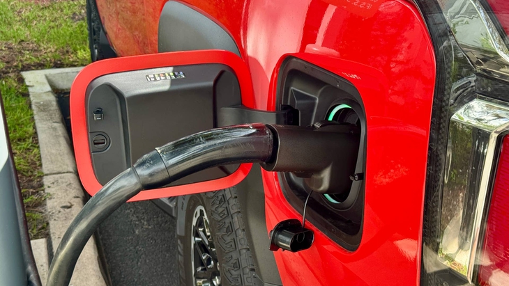 'Đưa cả xe hybrid và xe điện đi du lịch cùng gia đình, không ngờ lo hết xăng còn hơn thấp thỏm hết pin' - Ảnh 9.