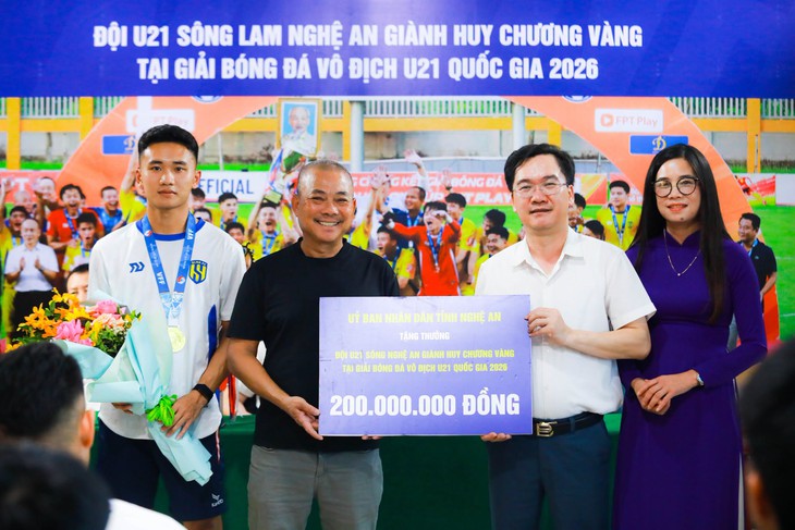 Nghệ An thưởng 200 triệu đồng cho U21 Sông Lam Nghệ An - Ảnh 1.