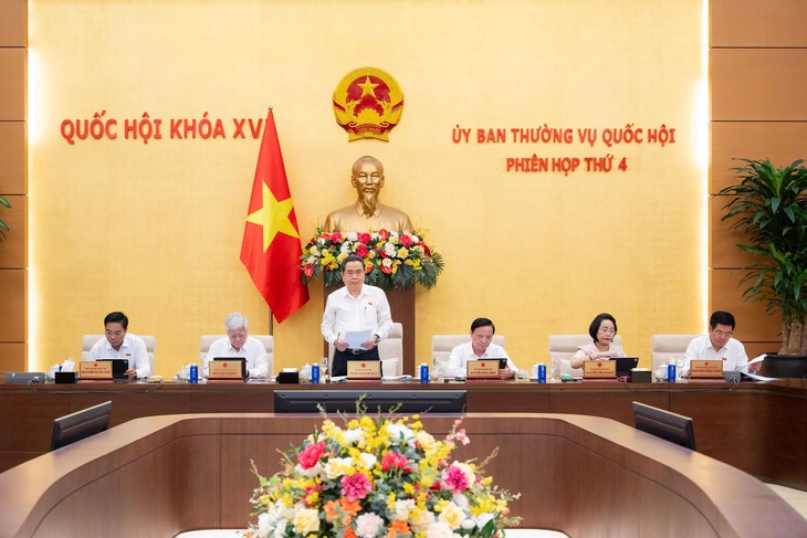 Ủy ban Thường vụ Quốc hội cho ý kiến vào sửa Luật Đất đai, dự Luật Phát triển đô thị - Ảnh 1.