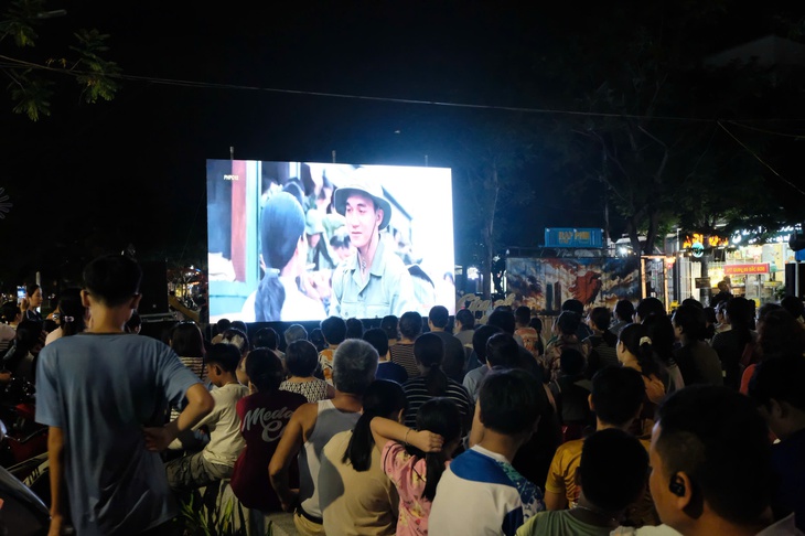 Chiếu phim Mưa đỏ nhân kỷ niệm 79 năm Ngày Thương binh - Liệt sĩ  - Ảnh 2.