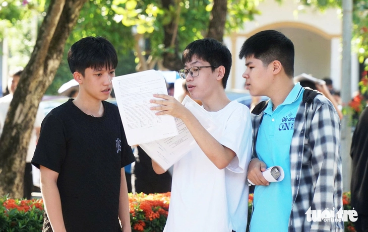 Vì sao gần 2 tháng có điểm thi nhưng chưa có điểm chuẩn lớp 10 Nghệ An? - Ảnh 1.