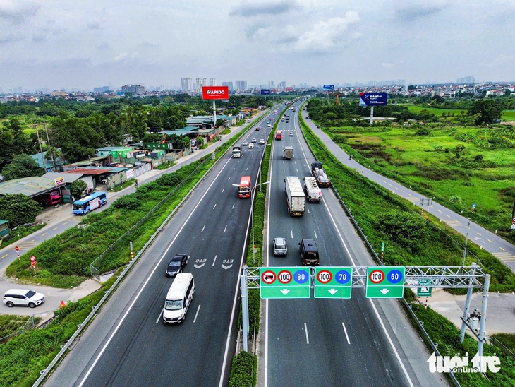 Cục CSGT đề xuất 'làn vượt xe' riêng trên cao tốc, tuyệt đối không cho xe chạy liên tục trên làn này - Ảnh 1.