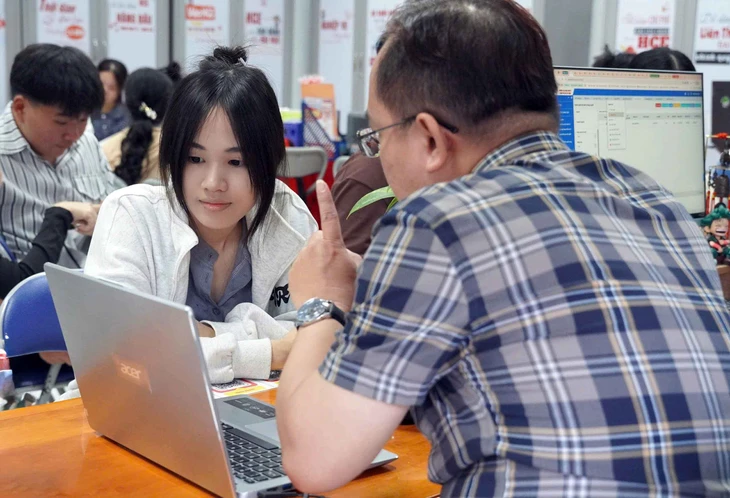 Nhiều trường cao đẳng đã tuyển đủ chỉ tiêu khi đại học chưa công bố điểm chuẩn - Ảnh 1.