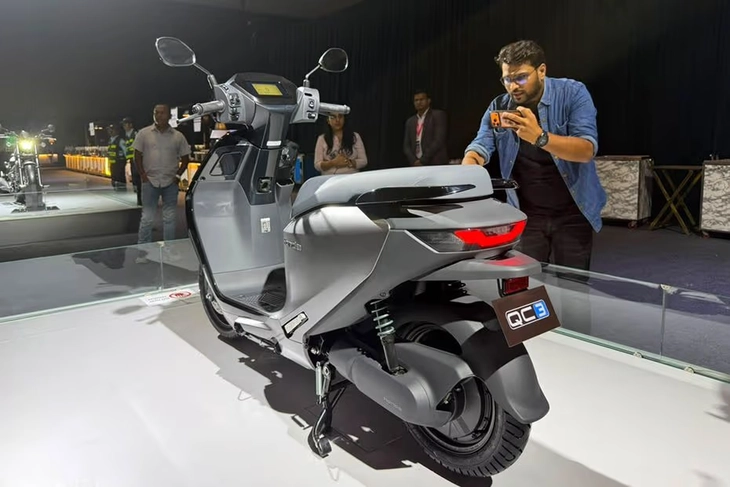 Xe máy điện Honda QC3 ra mắt: Đi 145km/sạc, cốp rộng hơn SH, giá dự kiến rẻ hơn Vision - Ảnh 3.