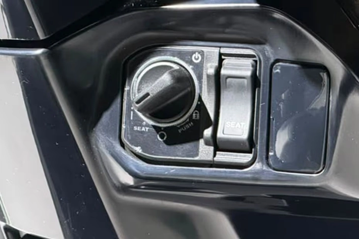 Xe máy điện Honda QC3 ra mắt: Đi 145km/sạc, cốp rộng hơn SH, giá dự kiến rẻ hơn Vision - Ảnh 8.
