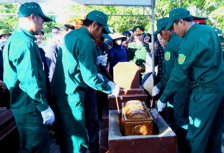 Liệt sĩ nằm lại đất khách gần 40 năm, ngày trở về chính quyền xã đón như một người anh hùng - Ảnh 4.