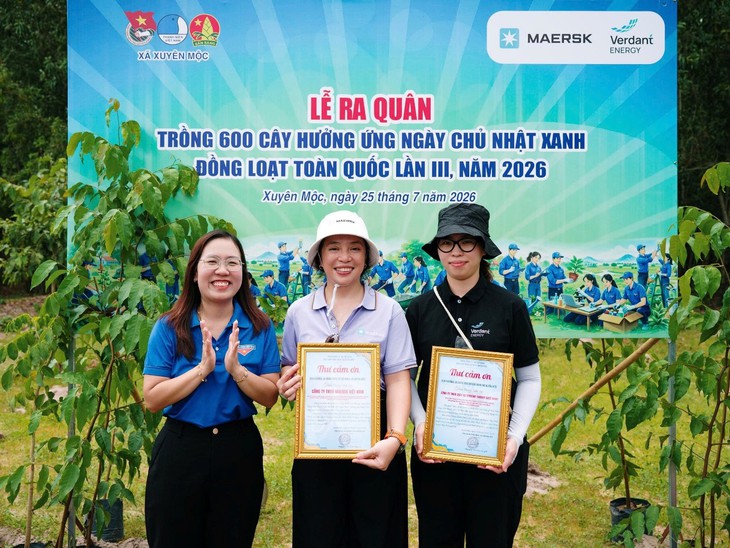 Maersk Việt Nam lan tỏa tinh thần sống xanh qua hoạt động trồng cây - Ảnh 1.