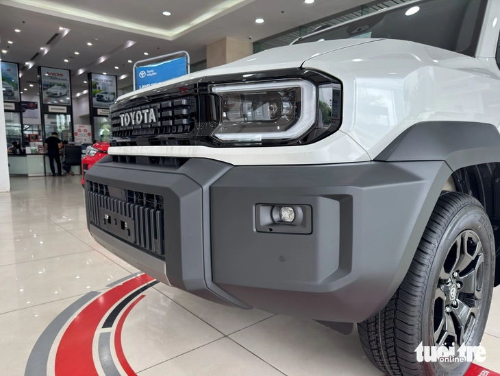 Toyota Land Cruiser FJ ra mắt Việt Nam, giá 1,198 tỉ đồng, động cơ tương tự Fortuner - Ảnh 3.