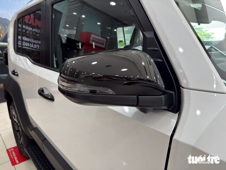 Toyota Land Cruiser FJ ra mắt Việt Nam, gi&aacute; 1,198 tỉ đồng, động cơ tương tự Fortuner - Ảnh 5.