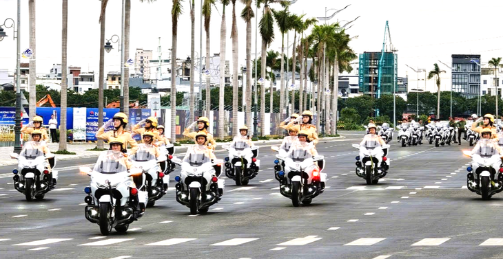  Lần đầu thi bắn súng ban đêm, vượt vật cản dành cho nữ - Ảnh 4.