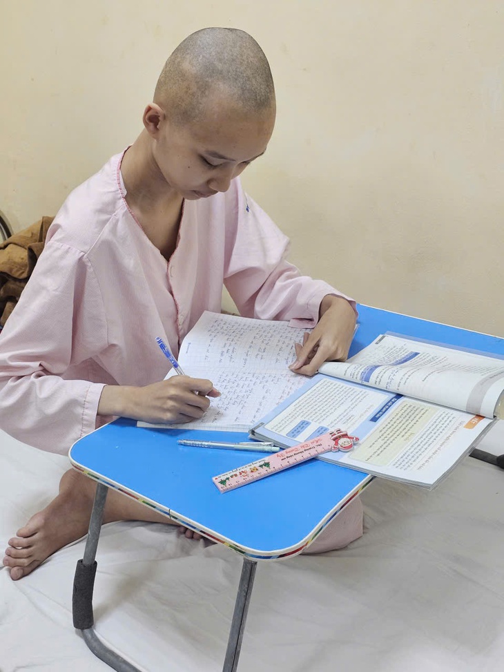 Vượt qua ung thư, Tường Vy vẫn rực rỡ - Ảnh 2.