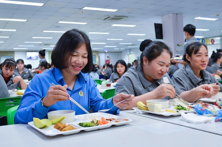  Công đoàn chăm lo 'trúng' nhu cầu công nhân - Ảnh 2.