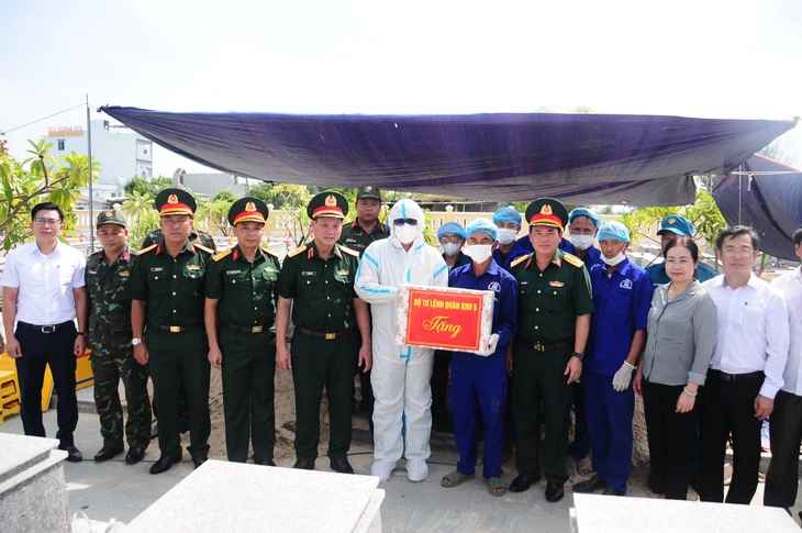  Vượt mọi khó khăn, tập trung tối đa để thu nhận mẫu ADN, xác định thông tin liệt sĩ - Ảnh 3.