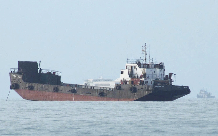 Oman đề xuất cùng Iran quản lý eo biển Hormuz - Ảnh 2.