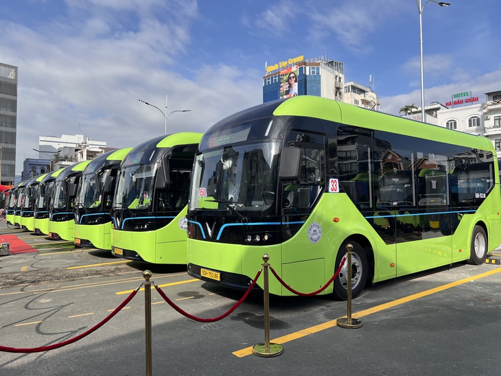 TP.HCM đặt mục tiêu đến năm 2029 toàn bộ xe buýt chuyển sang chạy điện - Ảnh 2.