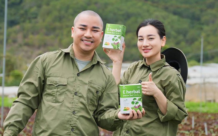 76.000 hộp bột rau detox bị tiêu huỷ từng được diễn viên Hữu Công quảng cáo rầm rộ ra sao?   - Ảnh 1.