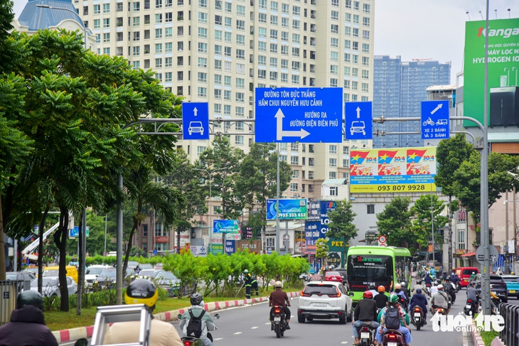 Sau 5 ngày điều chỉnh, đường Nguyễn Hữu Cảnh giảm xung đột giao thông, người dân đi lại ổn định - Ảnh 3.