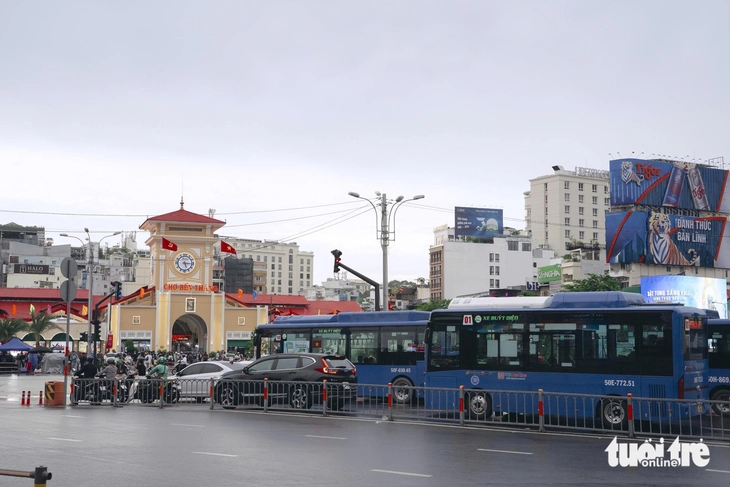 TP.HCM đặt mục tiêu đến năm 2029 toàn bộ xe buýt chuyển sang chạy điện - Ảnh 1.