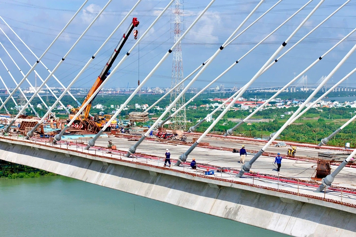 Cầu Phước Khánh hoàn tất hợp long, hành lang Đồng - Tây sắp thông - Ảnh 4.