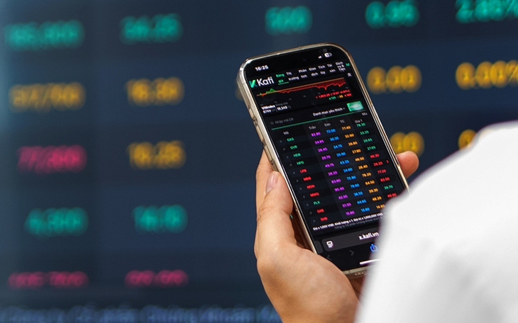 Chứng khoán 30-7: Lấy lại mốc 1.700 điểm, VN-Index đã qua giai đoạn nguy hiểm? - Ảnh 3.