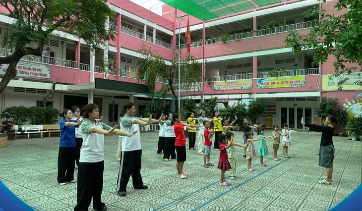 Mùa hè sôi động học ngoại ngữ, khám phá công nghệ, thỏa sức hát nhảy - Ảnh 2.