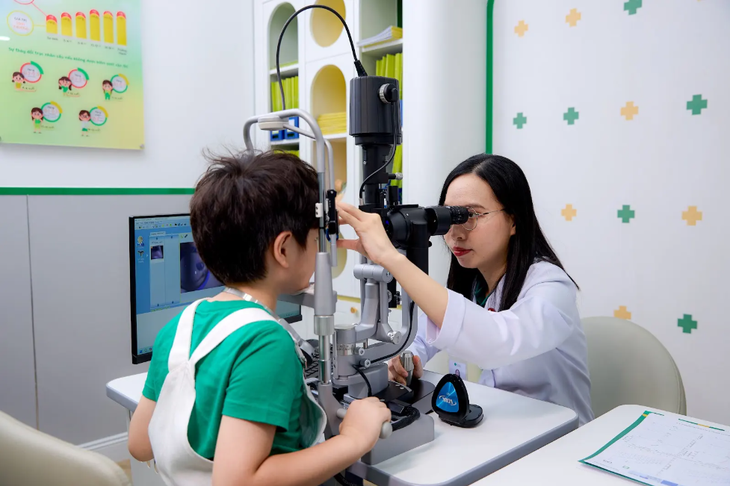 Hoạt động ngòai trời giúp trẻ phát triển thị lực và hạn chế cận thị năm 2026 - Ảnh 5.