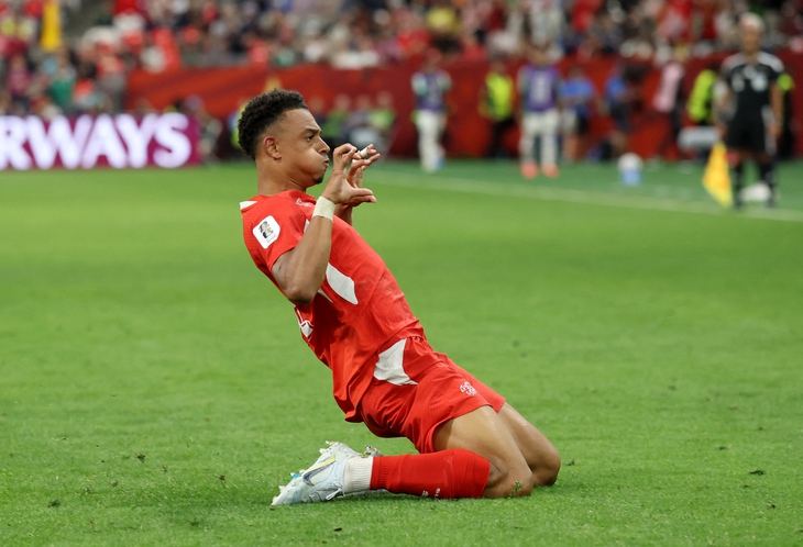 Hạ Algeria, Thụy Sĩ là đội thứ 13 góp mặt ở vòng 16 đội World Cup 2026 - Ảnh 1.
