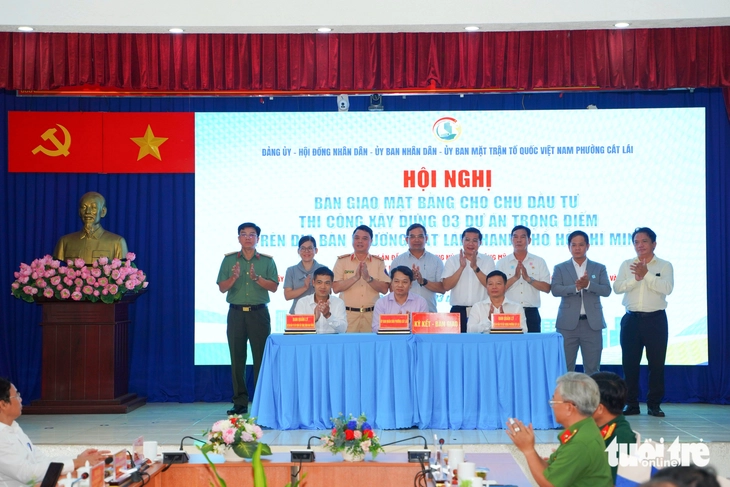 Phường Cát Lái bàn giao mặt bằng 'sạch' cho dự án đường Nguyễn Thị Định, nút giao Mỹ Thủy - Ảnh 3.