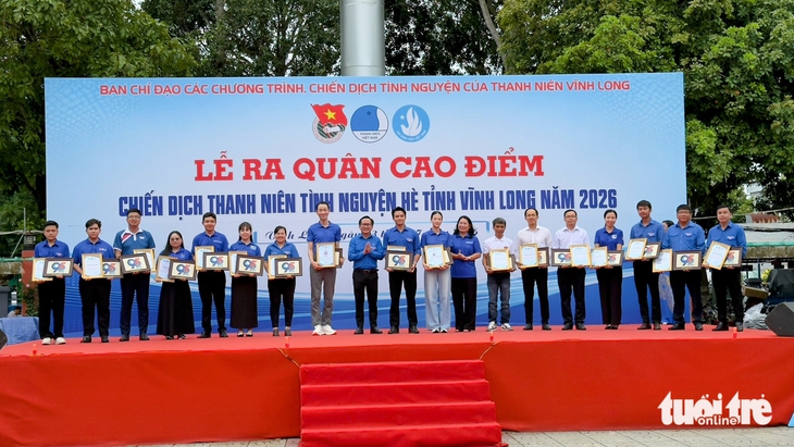 Tuổi trẻ Vĩnh Long khởi động mùa hè tình nguyện bằng loạt công trình hơn 6 tỉ đồng - Ảnh 2.