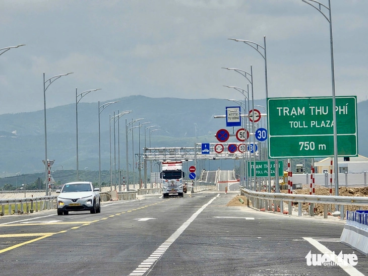 Tạm đóng gần 23km cao tốc Chí Thạnh - Vân Phong trong 2 ngày - Ảnh 2.