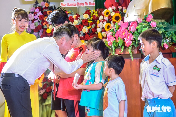 Phường Phú Thuận, TP.HCM lấy sự hài lòng của người dân làm thước đo - Ảnh 1.