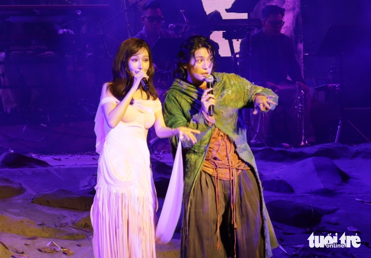 Grey D đưa vũ trụ 'Ánh sáng - Màn đêm' lên sân khấu live concert đầu tiên - Ảnh 4.