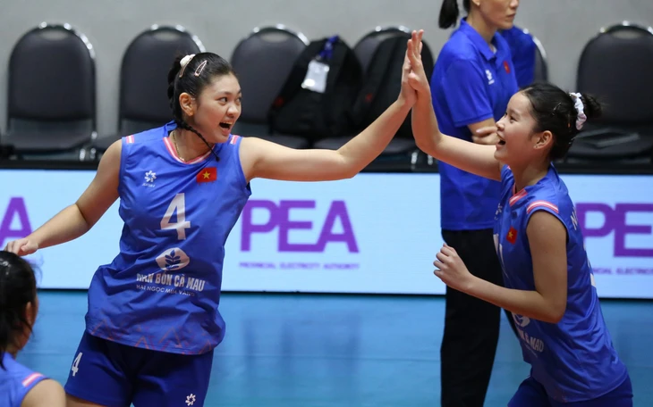 Bóng chuyền nữ U18 Việt Nam tạo bất ngờ trước Trung Quốc - Ảnh 2.