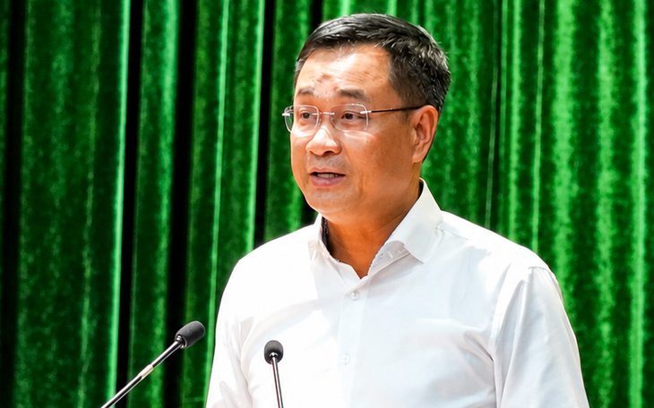 Bí thư Đà Nẵng: Loại bỏ thủ tục rườm rà, tránh tình trạng hồ sơ chạy lòng vòng - Ảnh 4.
