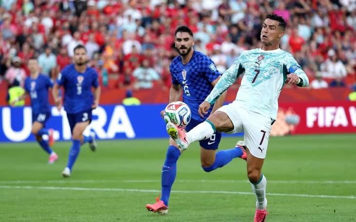 Ronaldo bật khóc, tri ân Diogo Jota - Ảnh 3.