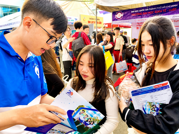 Sáng mai 4-7, đến ngày hội lựa chọn nguyện vọng xét tuyển đại học cùng chuyên gia - Ảnh 2.