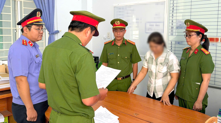 Can ngăn mẹ chồng bị đánh, con dâu dùng vá múc xúp đánh người gây thương tích 54% - Ảnh 2.