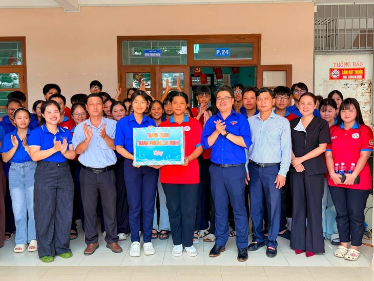 Tiếp sức, chăm lo chiến sĩ Hoa phượng đỏ vững tin góp sức vì cộng đồng - Ảnh 1.