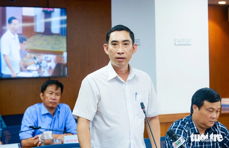 Phường Vườn Lài phản hồi tình trạng hàng rong quanh công viên số 1 Lý Thái Tổ - Ảnh 1.