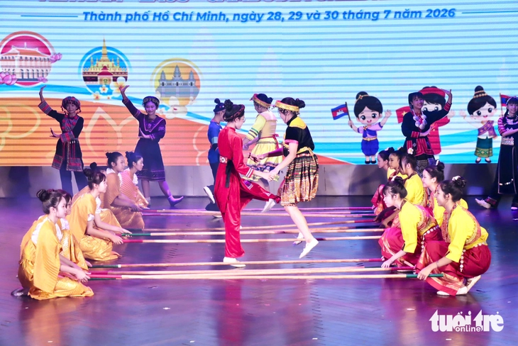 Nhịp cầu văn hóa thêm tình hữu nghị thiếu nhi Việt Nam - Lào - Campuchia - Ảnh 8.