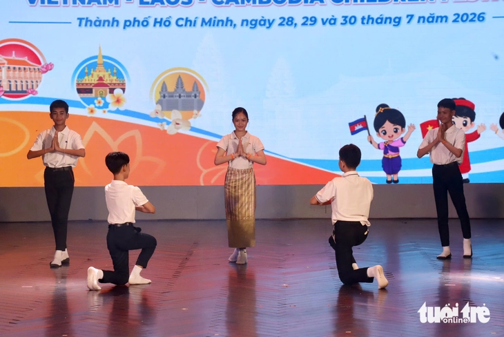 Nhịp cầu văn hóa thêm tình hữu nghị thiếu nhi Việt Nam - Lào - Campuchia - Ảnh 12.