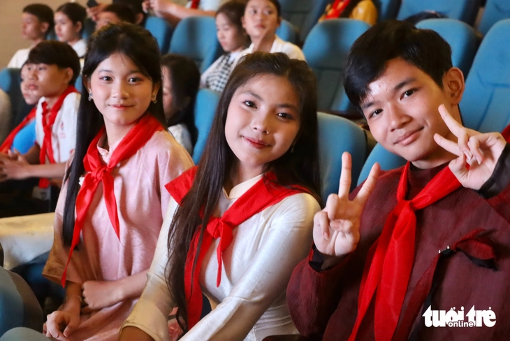 Nhịp cầu văn hóa thêm tình hữu nghị thiếu nhi Việt Nam - Lào - Campuchia - Ảnh 1.