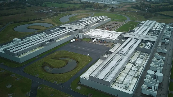 EU kêu gọi 30 tỉ euro để xây 7 siêu nhà máy AI - Ảnh 1.