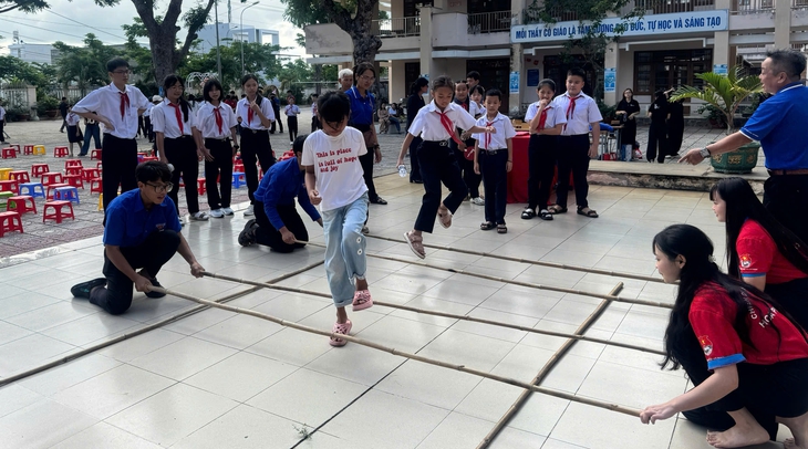 Tiếp sức, chăm lo chiến sĩ Hoa phượng đỏ vững tin góp sức vì cộng đồng - Ảnh 2.