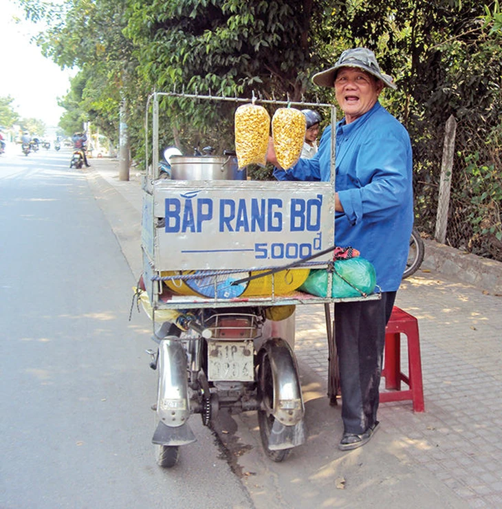 Bắp bung vị thơm lừng mùi khói bếp và ngọt ngào tình yêu thương! - Ảnh 1.