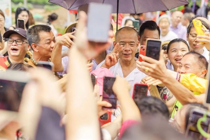 Chủ quán lẩu gà 'van khách đừng tới' bị loại ở show Tạ Đình Phong - Ảnh 2.